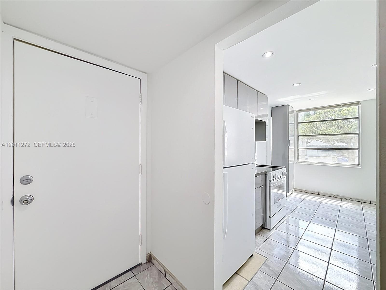 16400 NE 17th Ave # 206, North Miami Beach, FL 33162 photo 3