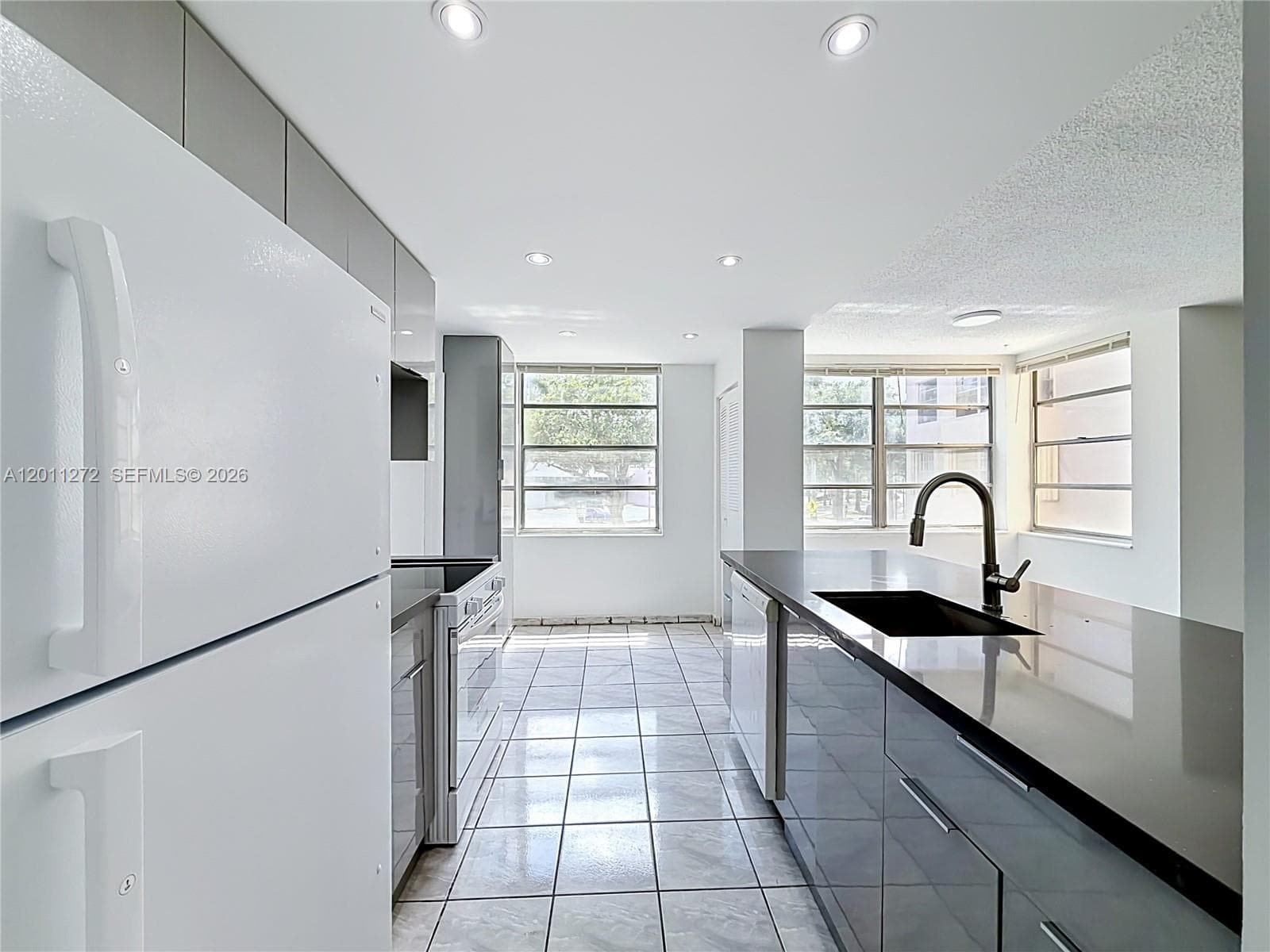 16400 NE 17th Ave # 206, North Miami Beach, FL 33162 photo 4