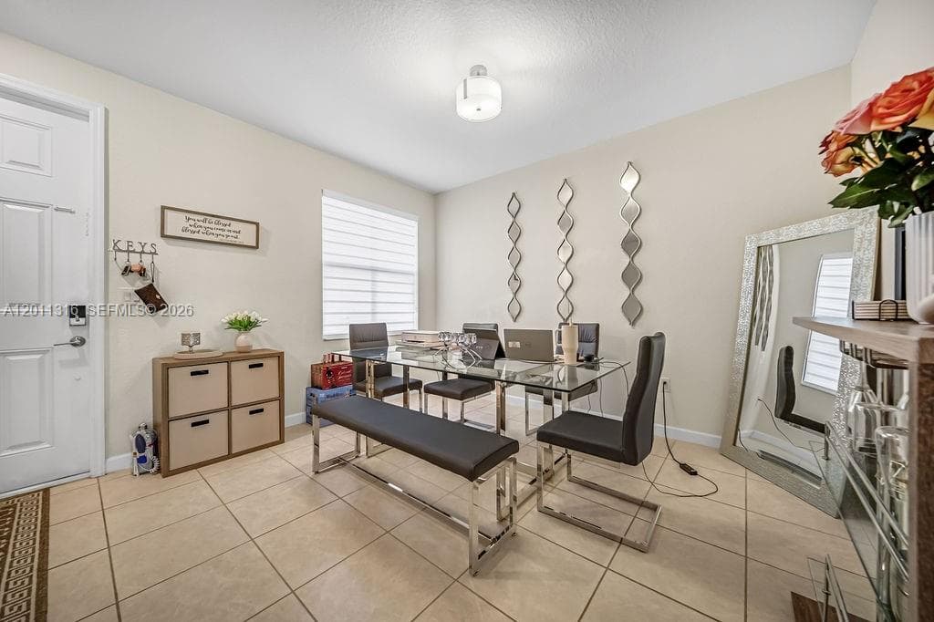 10657 W 32nd Ln, Miami Lakes, FL 33018 photo 4