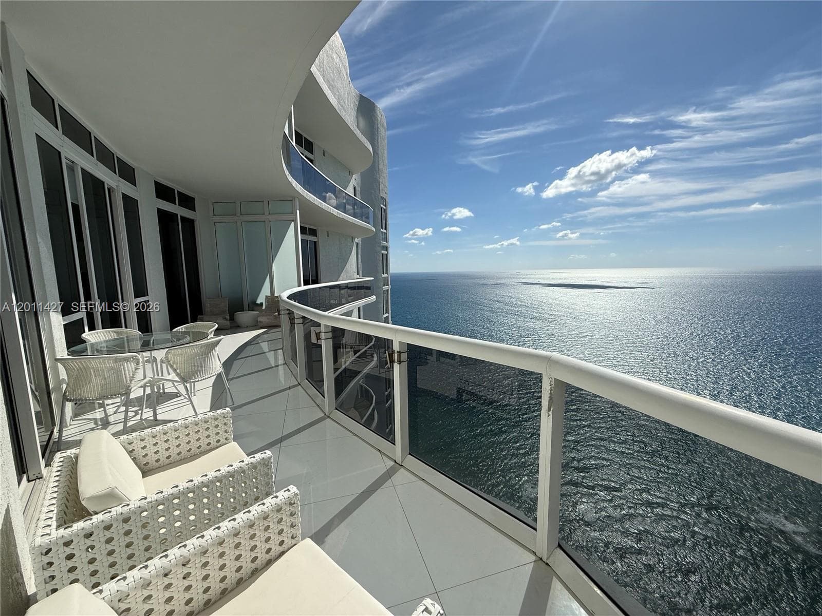 15811 Collins Ave # 4207, Sunny Isles Beach, FL 33160
