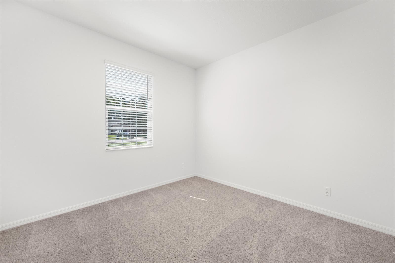 8446 104th Court, Vero Beach, FL 32967 photo 4