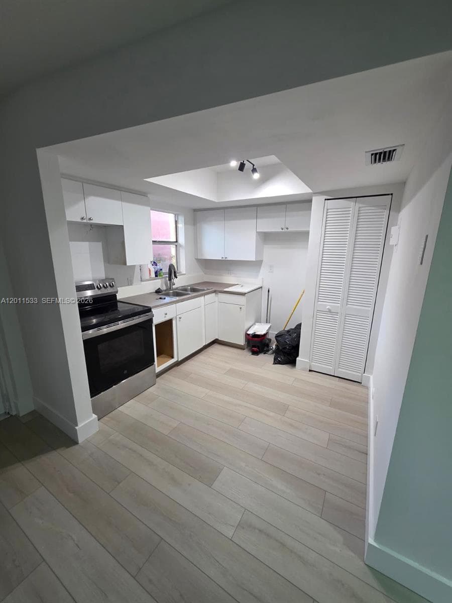 101 NE 41st St # F98, Oakland Park, FL 33334 photo 3