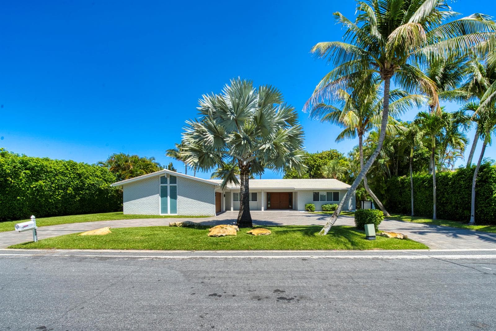 2259 Ibis Isle Road E, Palm Beach, FL 33480 photo 2