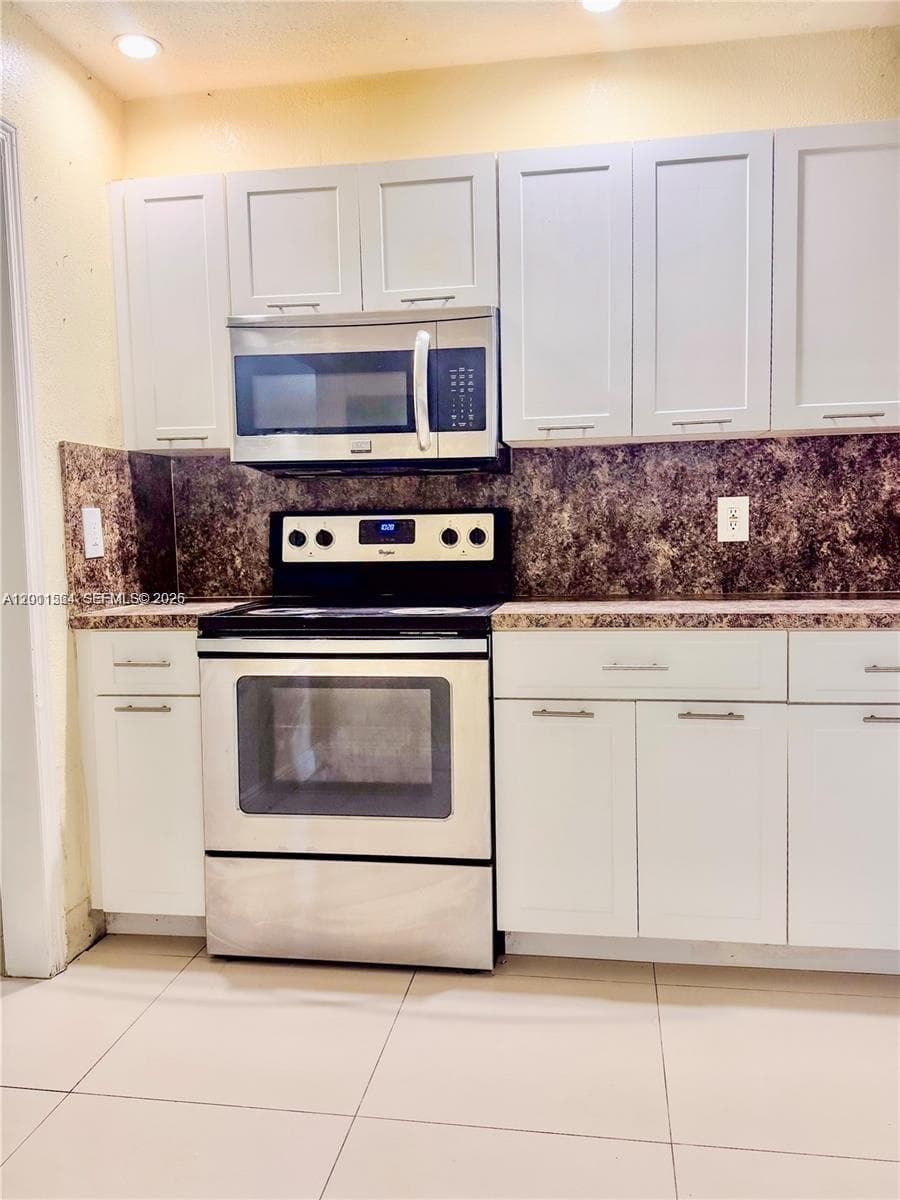 906 SW 74th Ave, North Lauderdale, FL 33068 photo 3