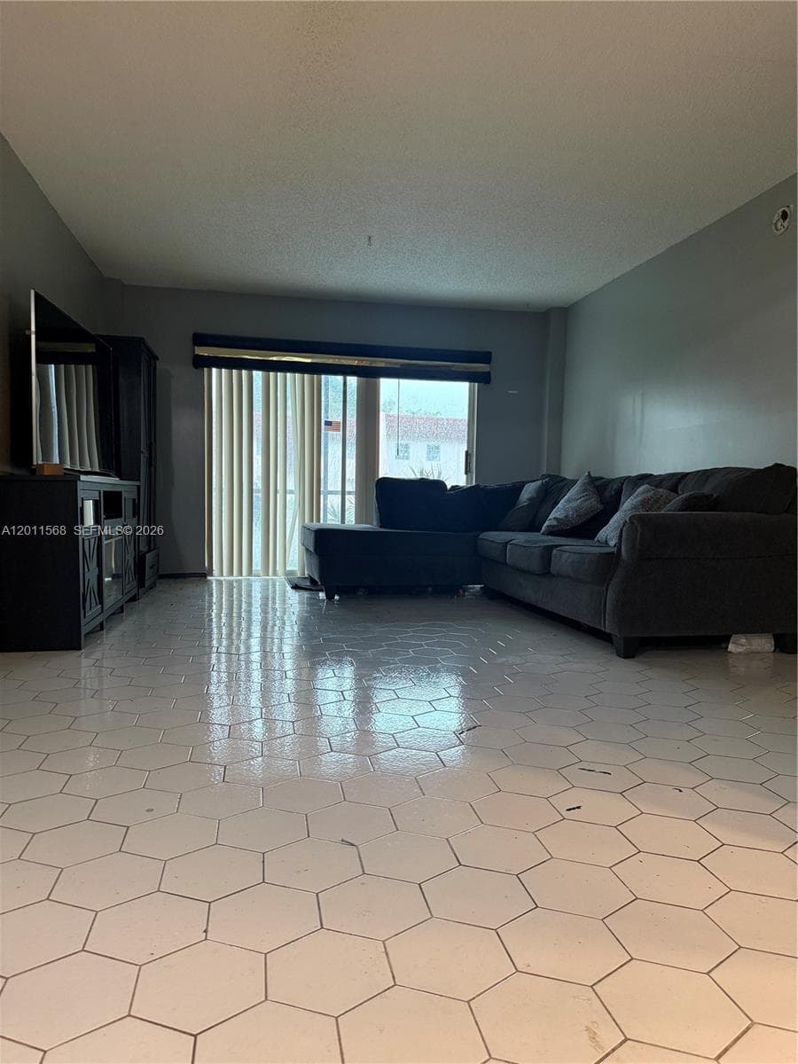 4176 Inverrary Dr # 103, Lauderhill, FL 33319 photo 2