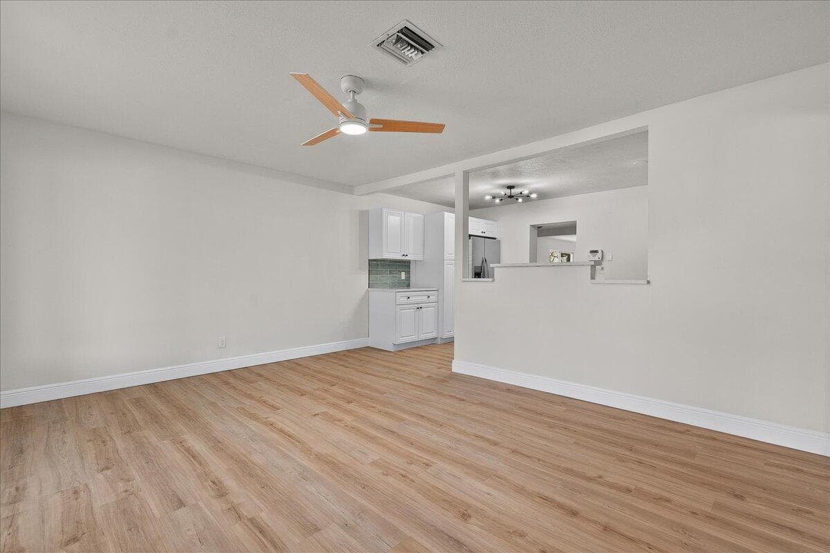 1414 S N Street, FL 33460 photo 4