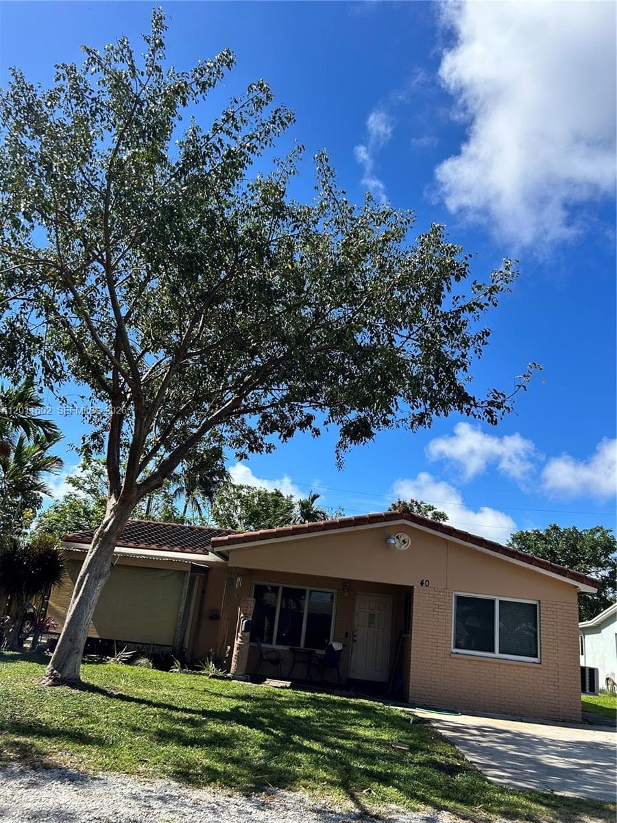 40 SE 8th St, Dania Beach, FL 33004