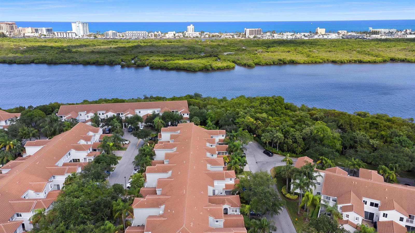 931 Lemonwood Court, Hollywood, FL 33019 photo 2