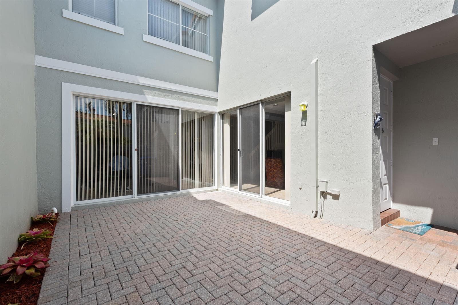 931 Lemonwood Court, Hollywood, FL 33019 photo 4