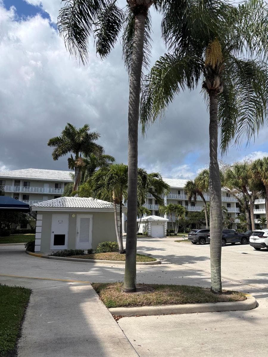 2561 Village Boulevard # 101, West Palm Beach, FL 33409 photo 4