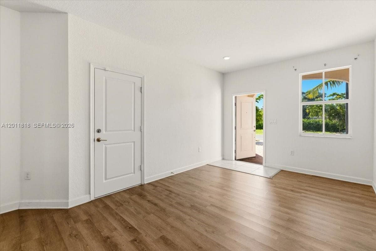 12865 NW 24th Ave, Miami, FL 33167 photo 3