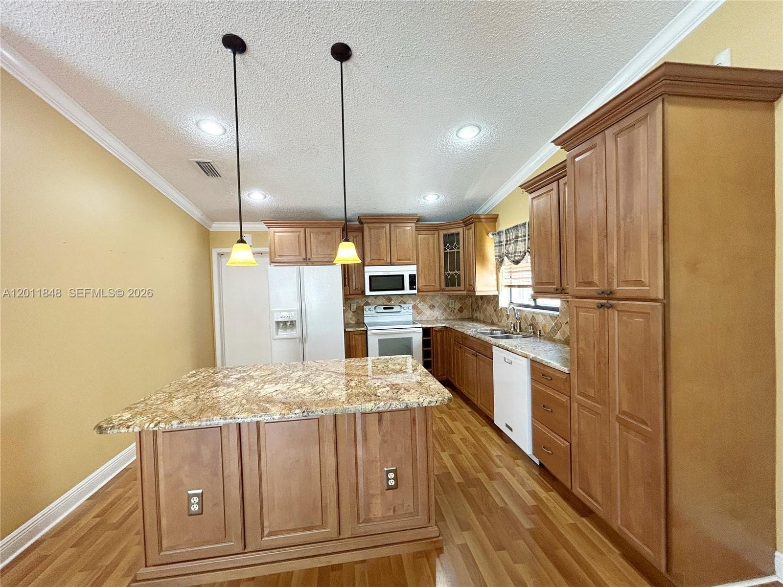 13931 SW 156th Ter, Miami, FL 33177 photo 4