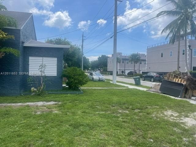 1041 NE 35th St, Oakland Park, FL 33334 photo 2