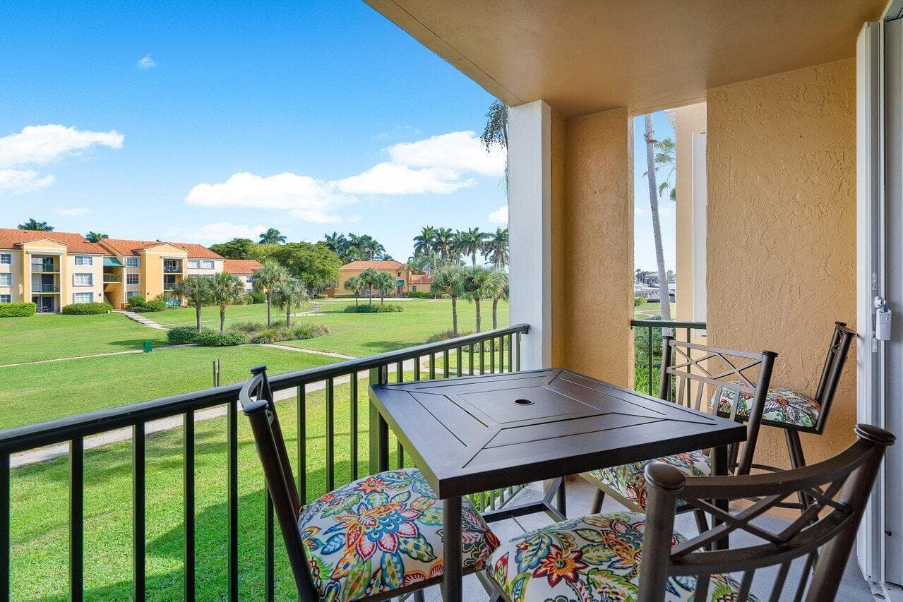 157 Yacht Club Way # 206, Hypoluxo, FL 33462 photo 2