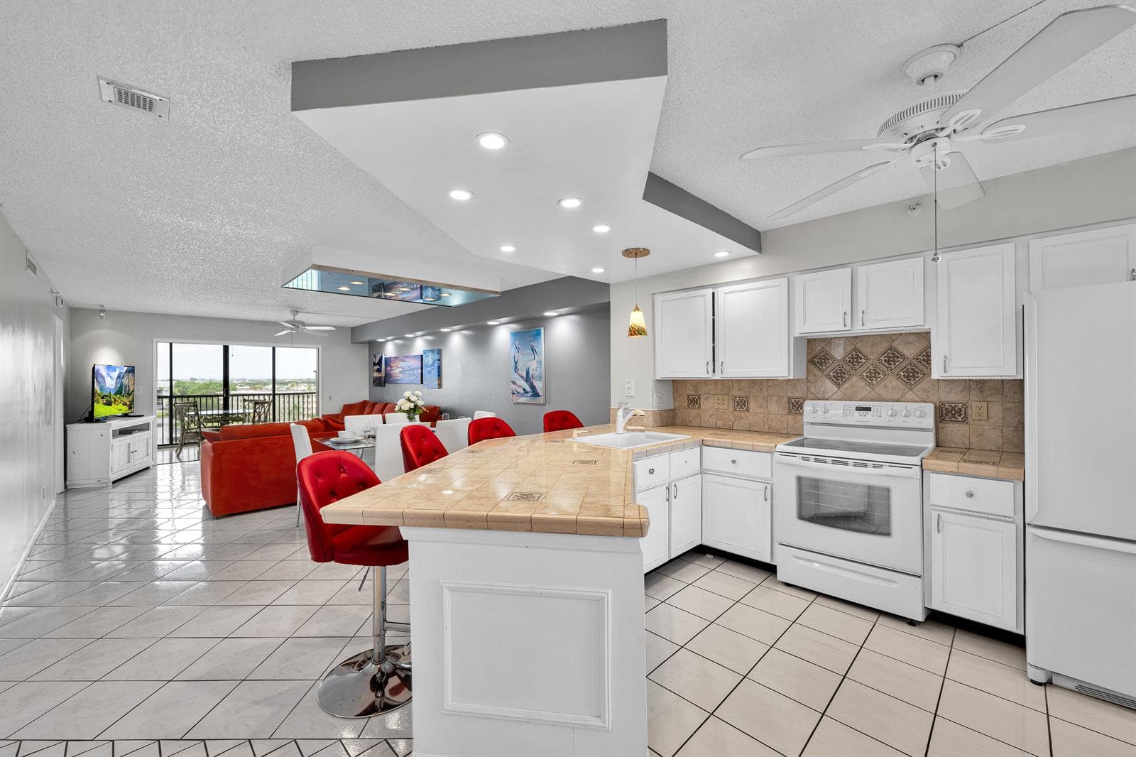 2205 S Cypress Bend Drive # 801, Pompano Beach, FL 33069 photo 2