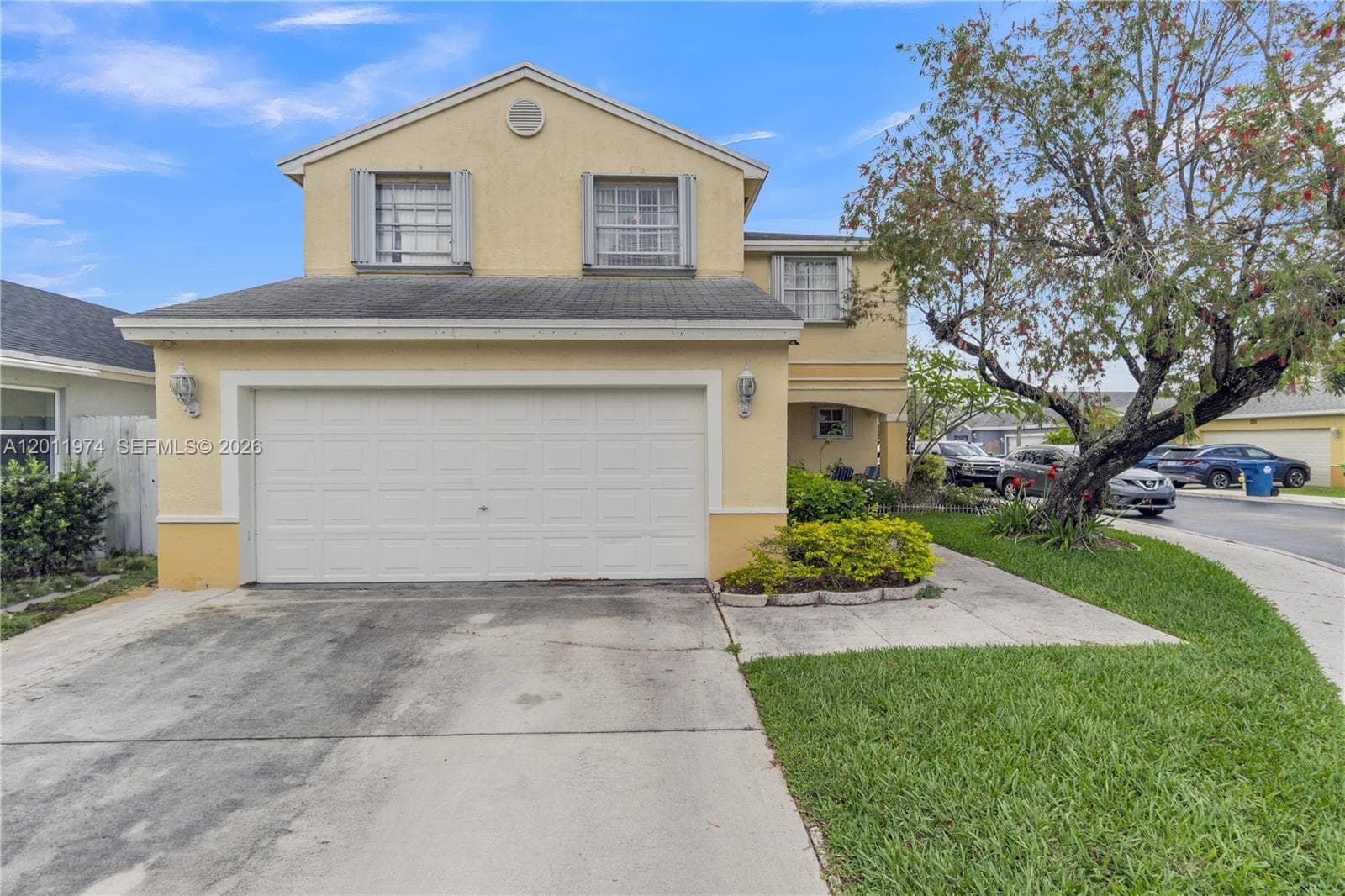 375 W Riverbend Dr, Sunrise, FL 33326