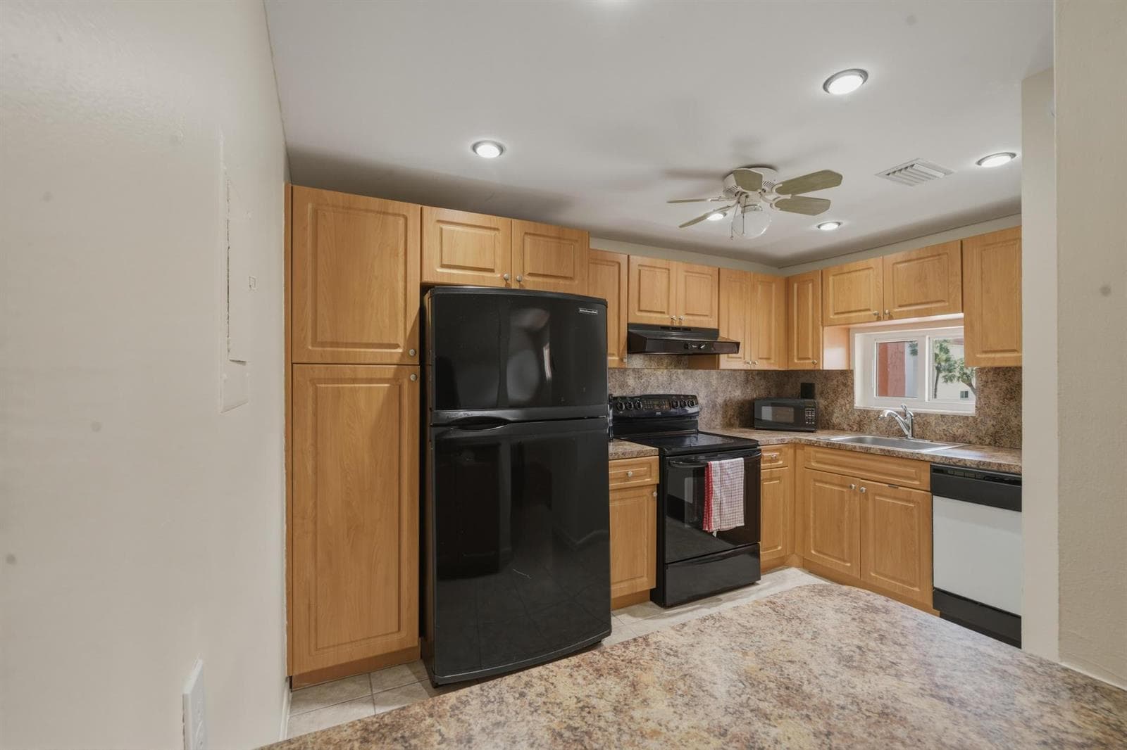 9720 S Hollybrook Lake Drive # 205, Pembroke Pines, FL 33025 photo 2
