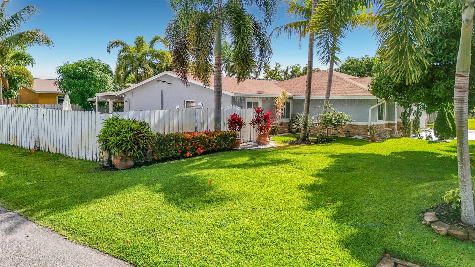 3119 Indian Trail, Lake Worth, FL 33462 photo 4
