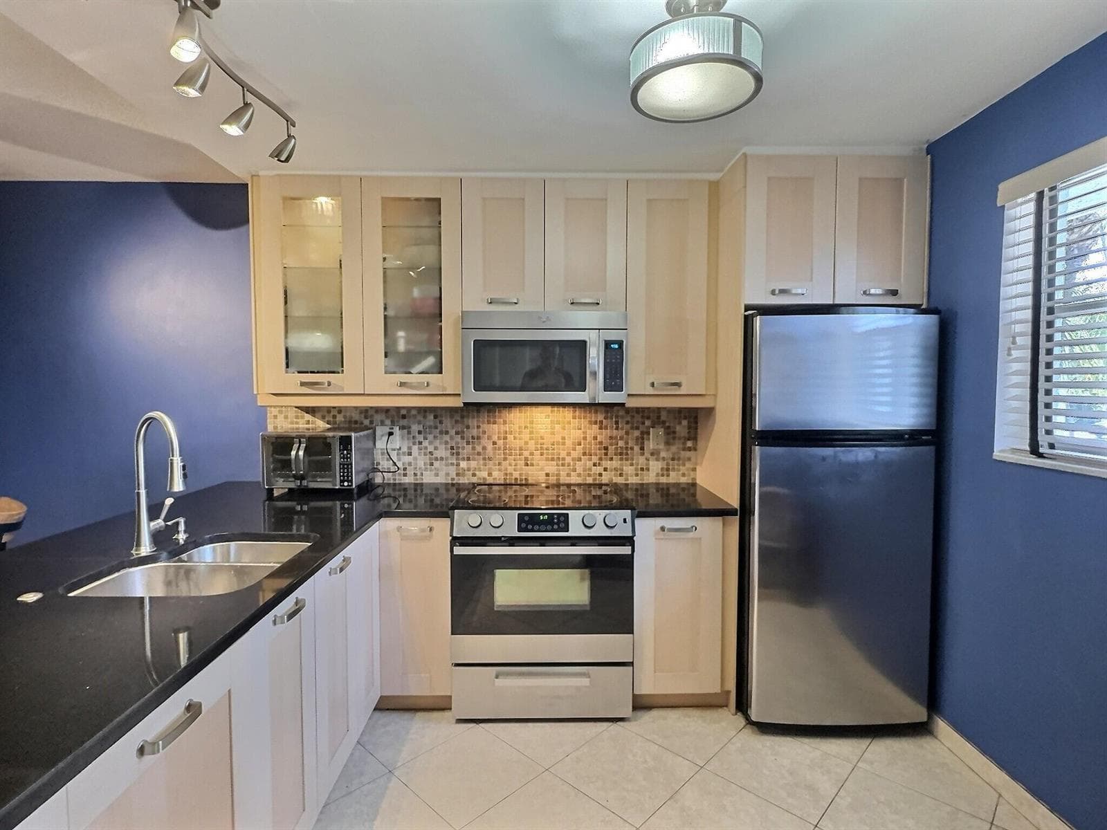 3150 Holiday Springs Boulevard # 8-204, Margate, FL 33063 photo 2