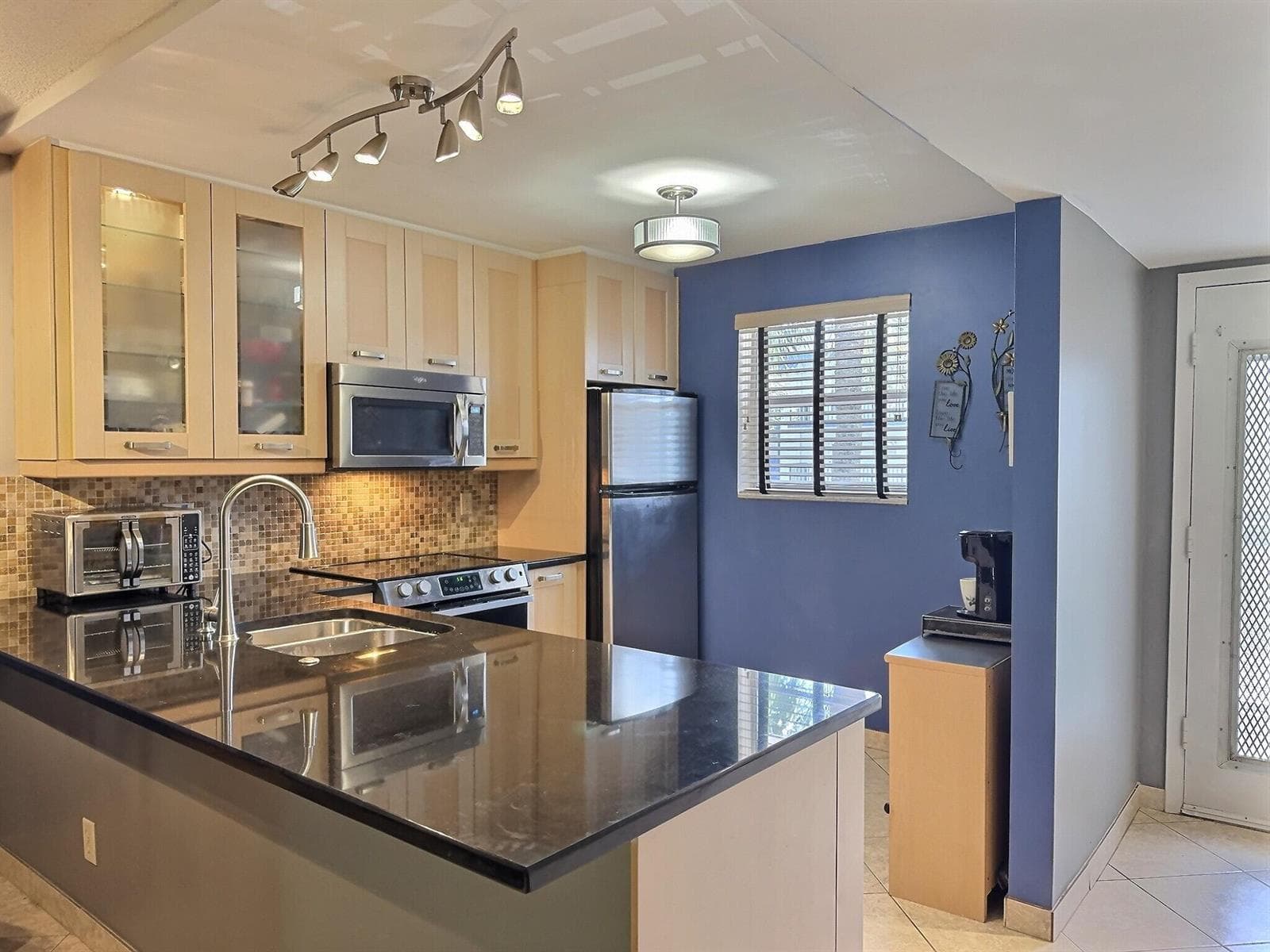 3150 Holiday Springs Boulevard # 8-204, Margate, FL 33063 photo 3