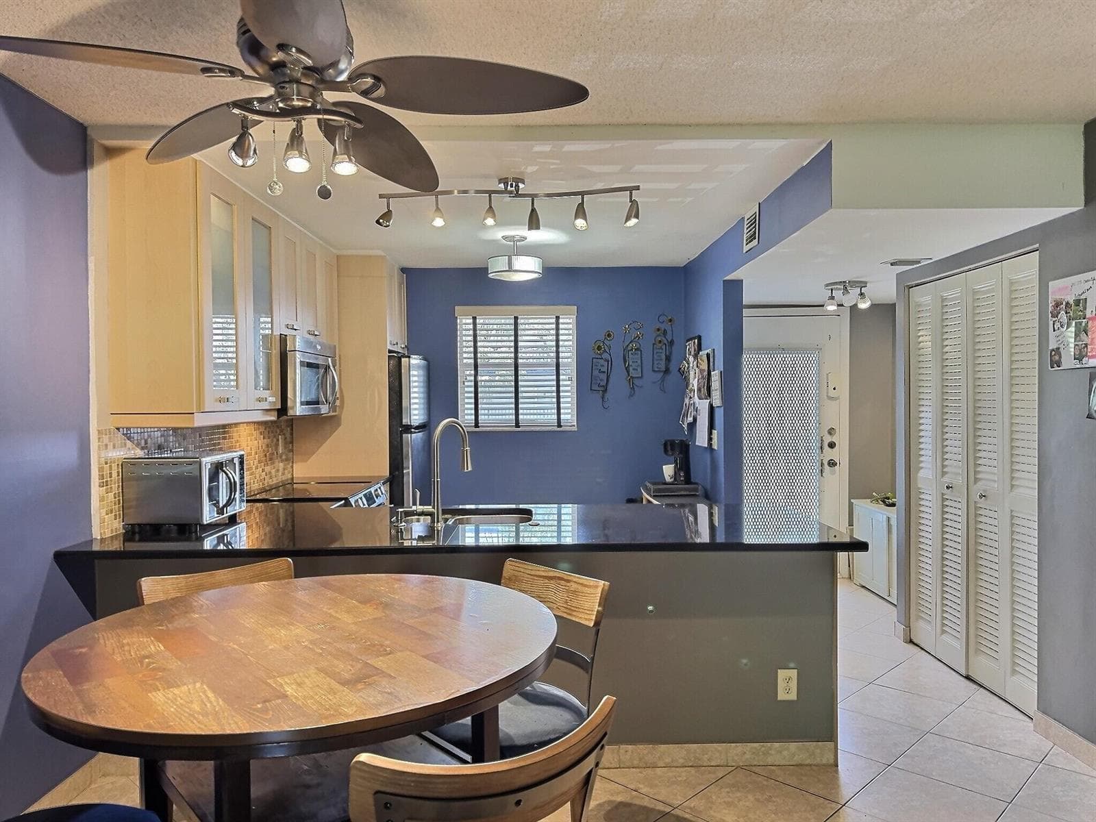 3150 Holiday Springs Boulevard # 8-204, Margate, FL 33063 photo 4