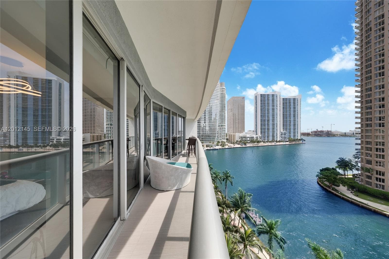 465 Brickell Ave # 1019, Miami, FL 33131 photo 2