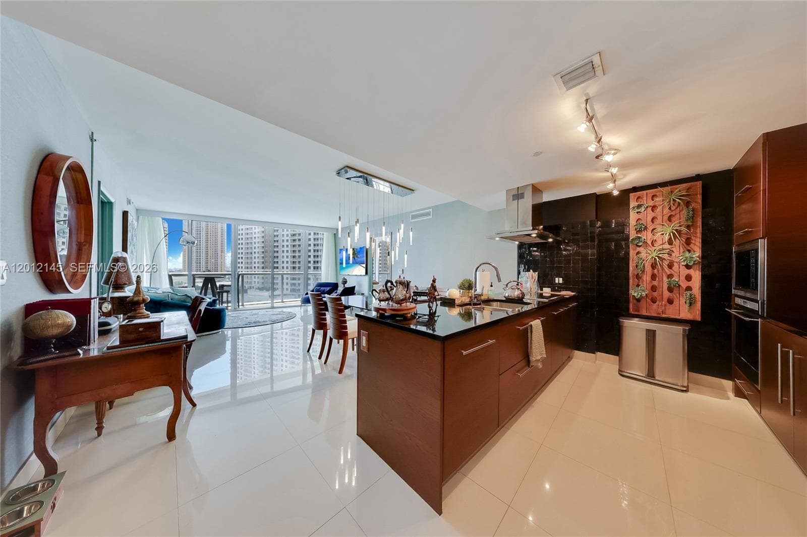 465 Brickell Ave # 1019, Miami, FL 33131 photo 4