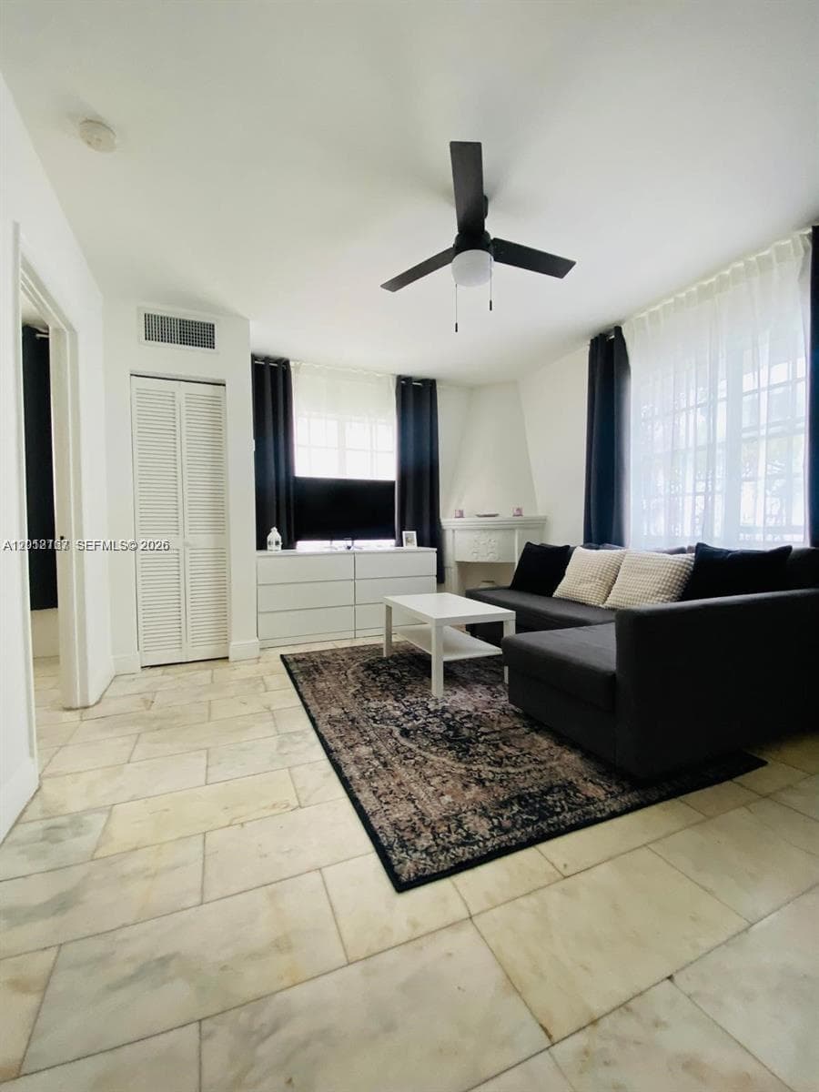 1526 Pennsylvania Ave # 20, Miami Beach, FL 33139 photo 2