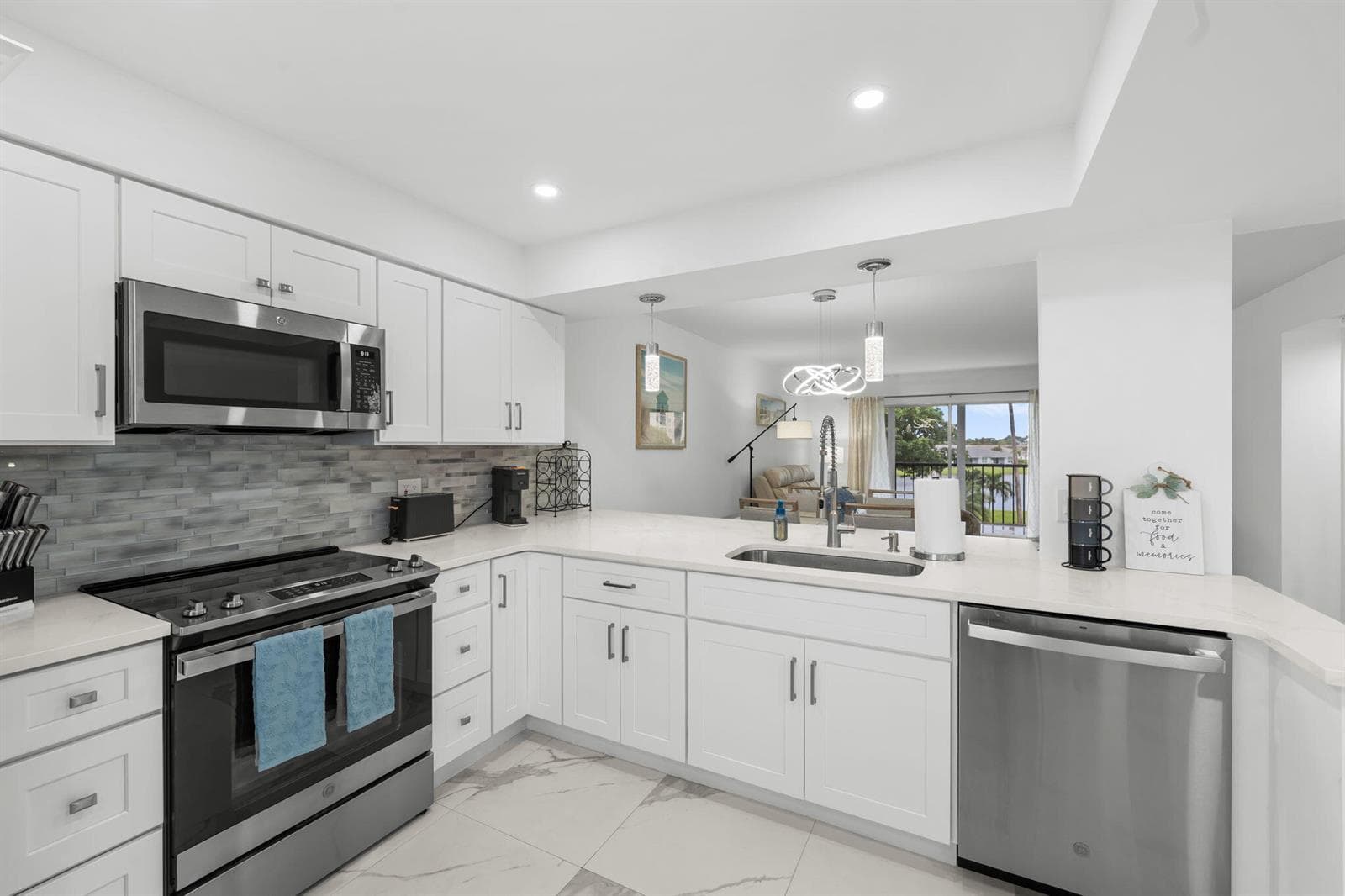 6936 Huntington Lane # 302, Delray Beach, FL 33446 photo 2