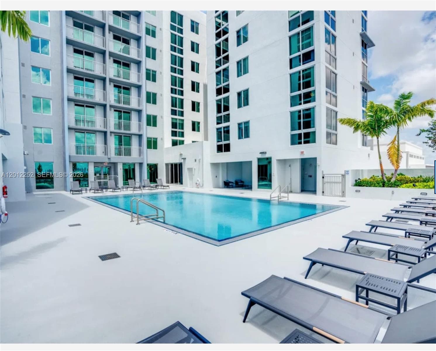 61 NW 37th Ave # 11, Miami, FL 33125 photo 2