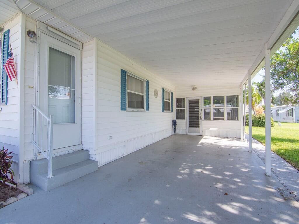 264 NE Cameo Way, Jensen Beach, FL 34957 photo 2