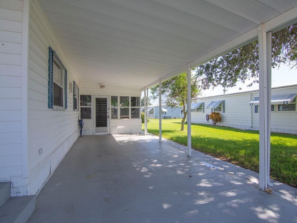 264 NE Cameo Way, Jensen Beach, FL 34957 photo 3