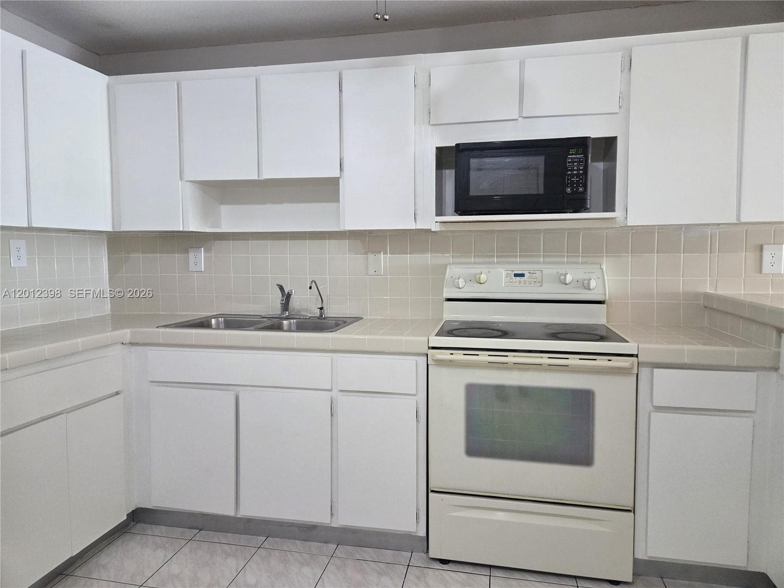 4670 W 13th Ln # 507, Hialeah, FL 33012 photo 3