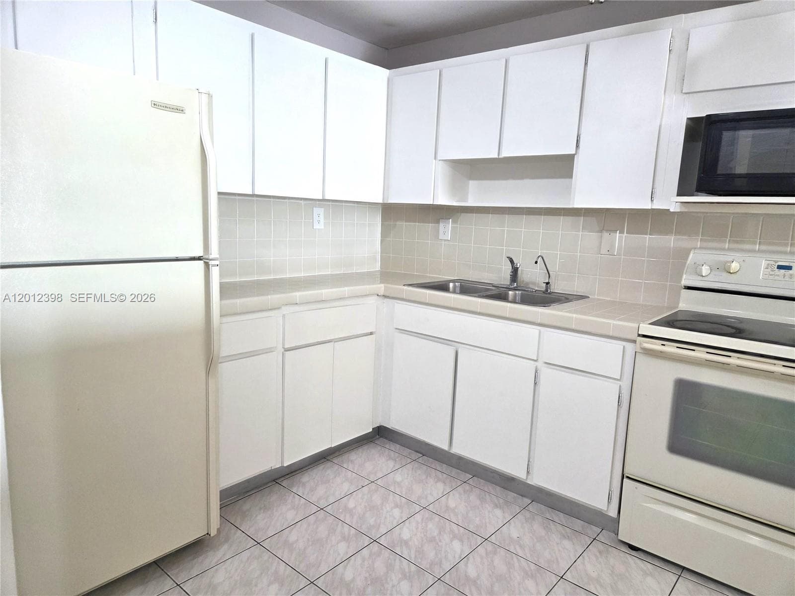 4670 W 13th Ln # 507, Hialeah, FL 33012 photo 4