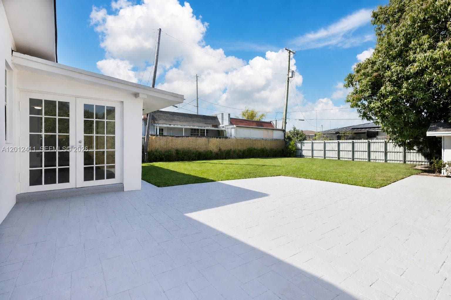 395 W 39th Pl, Hialeah, FL 33012 photo 5