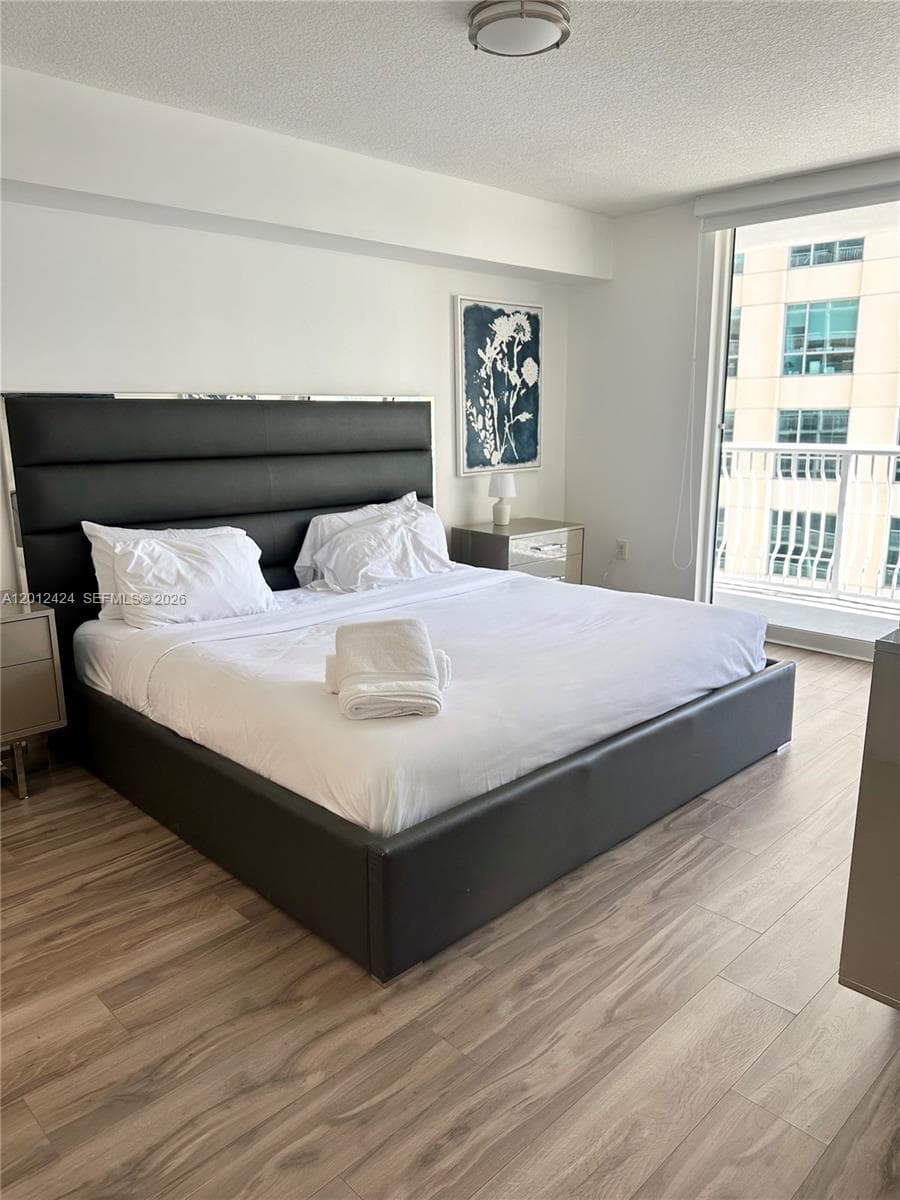 1200 Brickell Bay Dr # 2304, Miami, FL 33131 photo 3