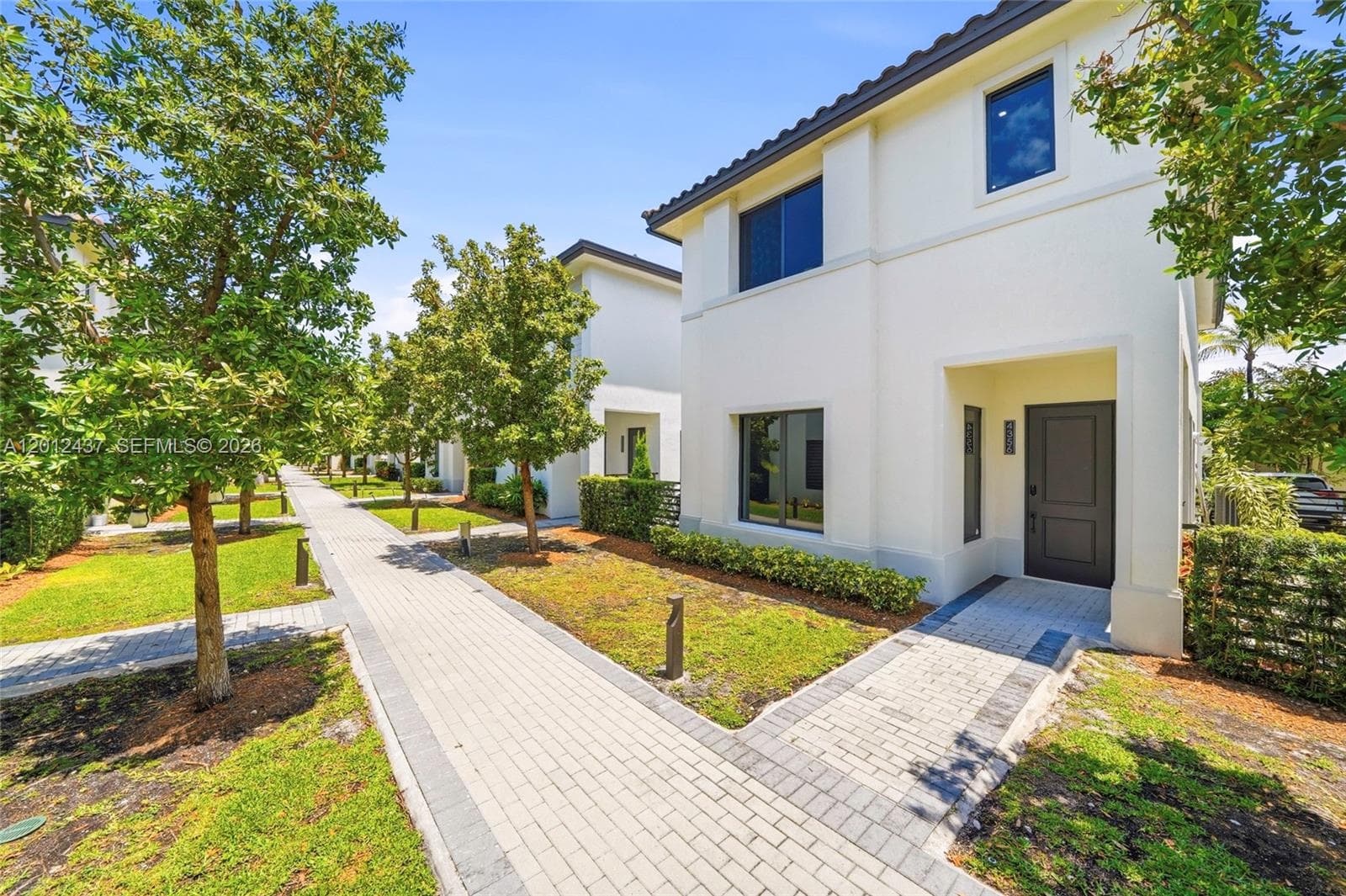 4356 NW 80th Ave, Doral, FL 33166 photo 2