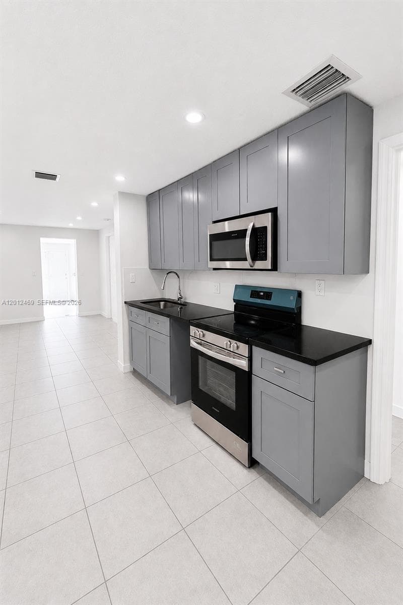 1861 NW 112th St, Miami, FL 33167 photo 5