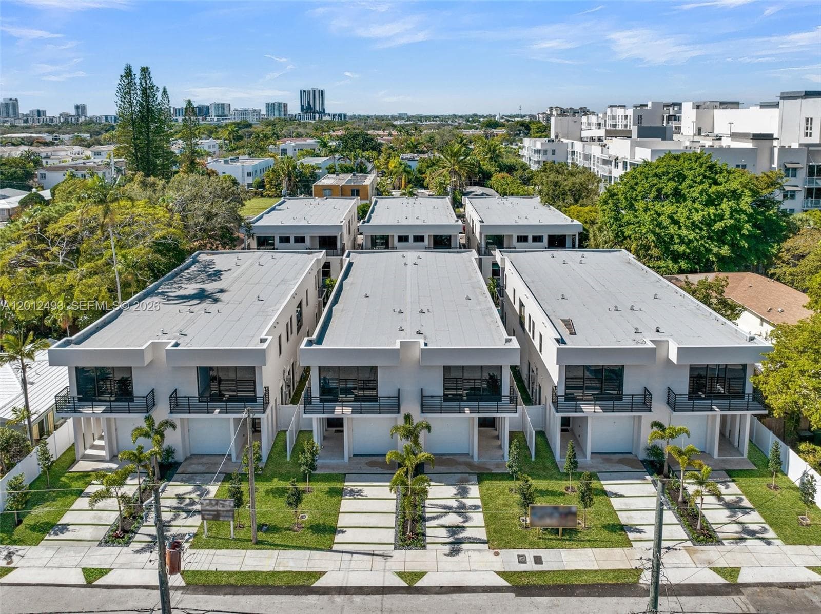 918 NE 17th Ave, Fort Lauderdale, FL 33304 photo 2