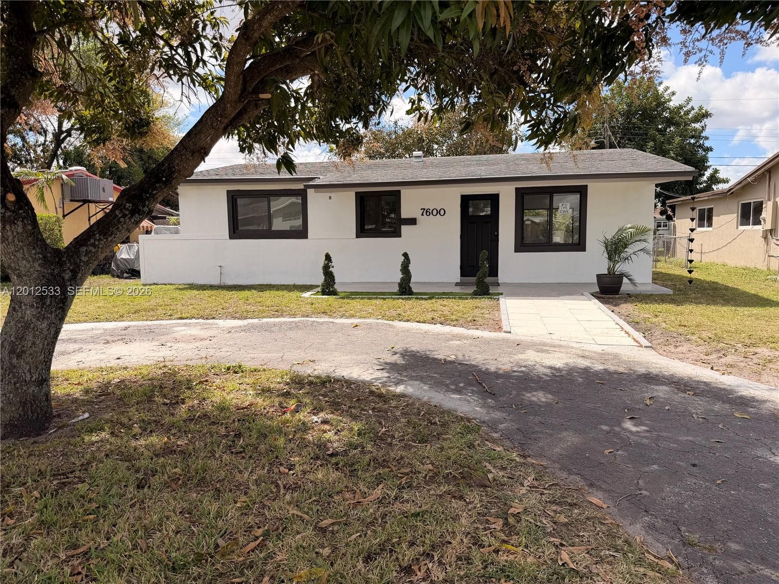 7600 Venetian St, Miramar, FL 33023 photo 2
