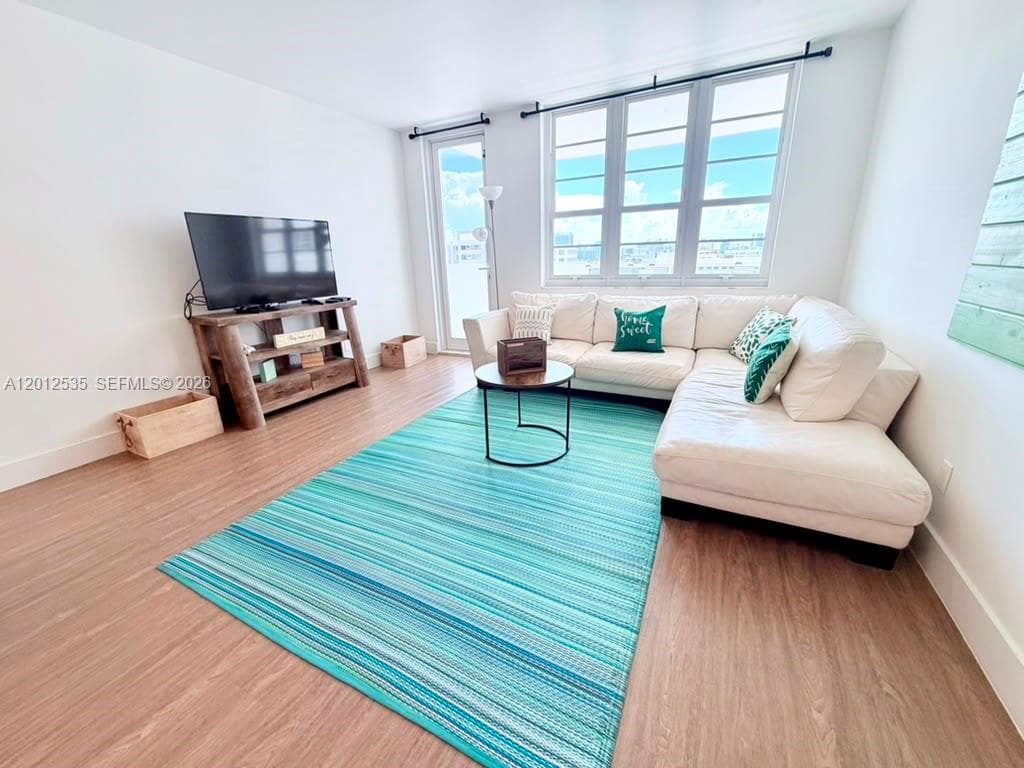 100 Lincoln Rd # 922, Miami Beach, FL 33139 photo 2