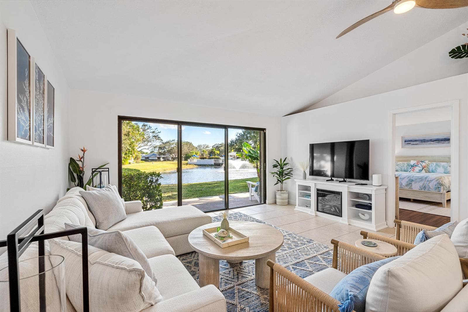 913 Club Drive, Palm Beach Gardens, FL 33418