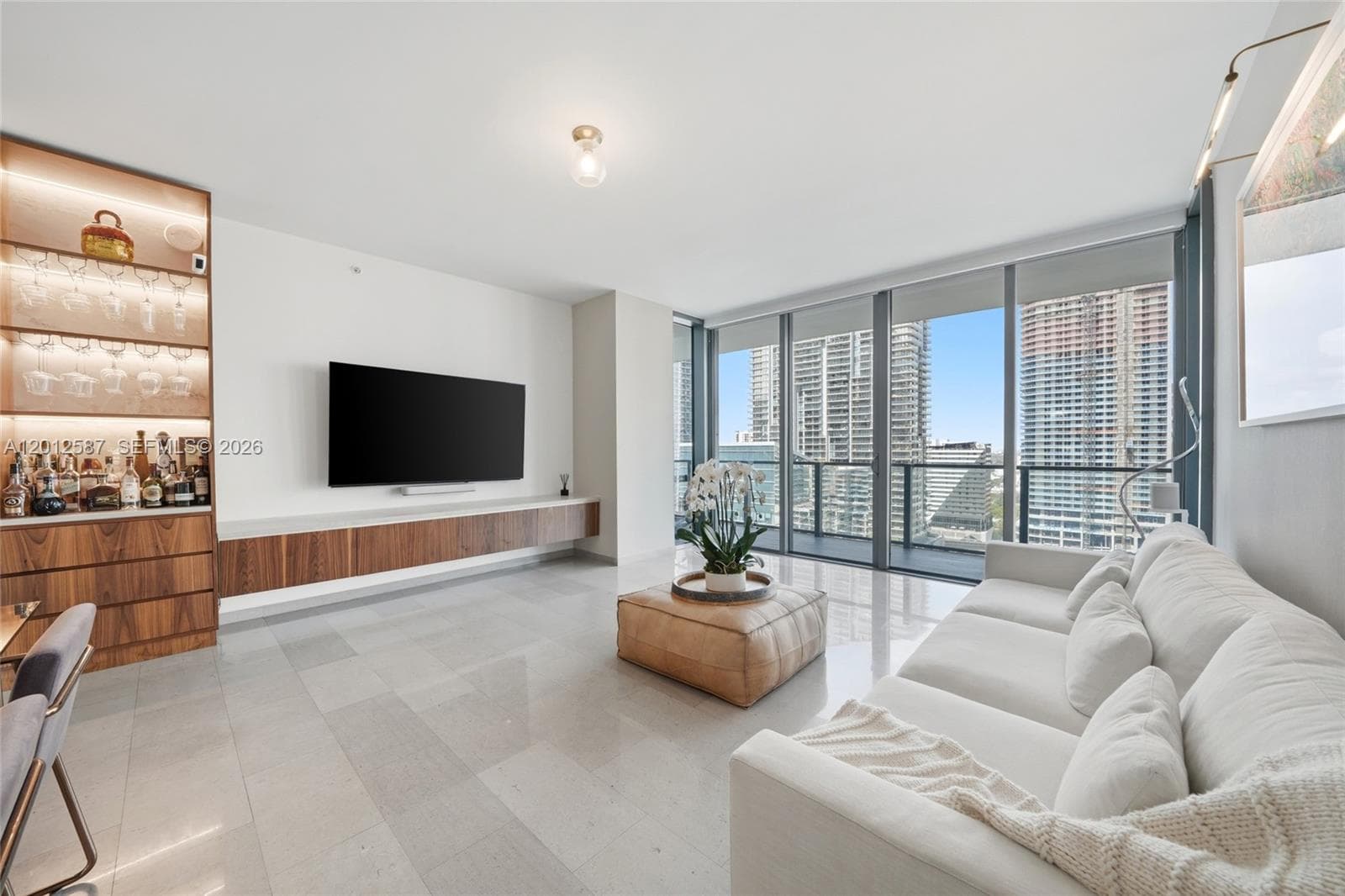 68 SE 6th St # 1904, Miami, FL 33131