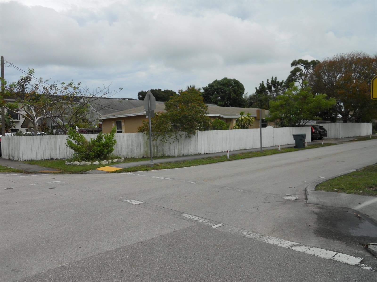 3290 NE 10th Avenue, Oakland Park, FL 33334 photo 2