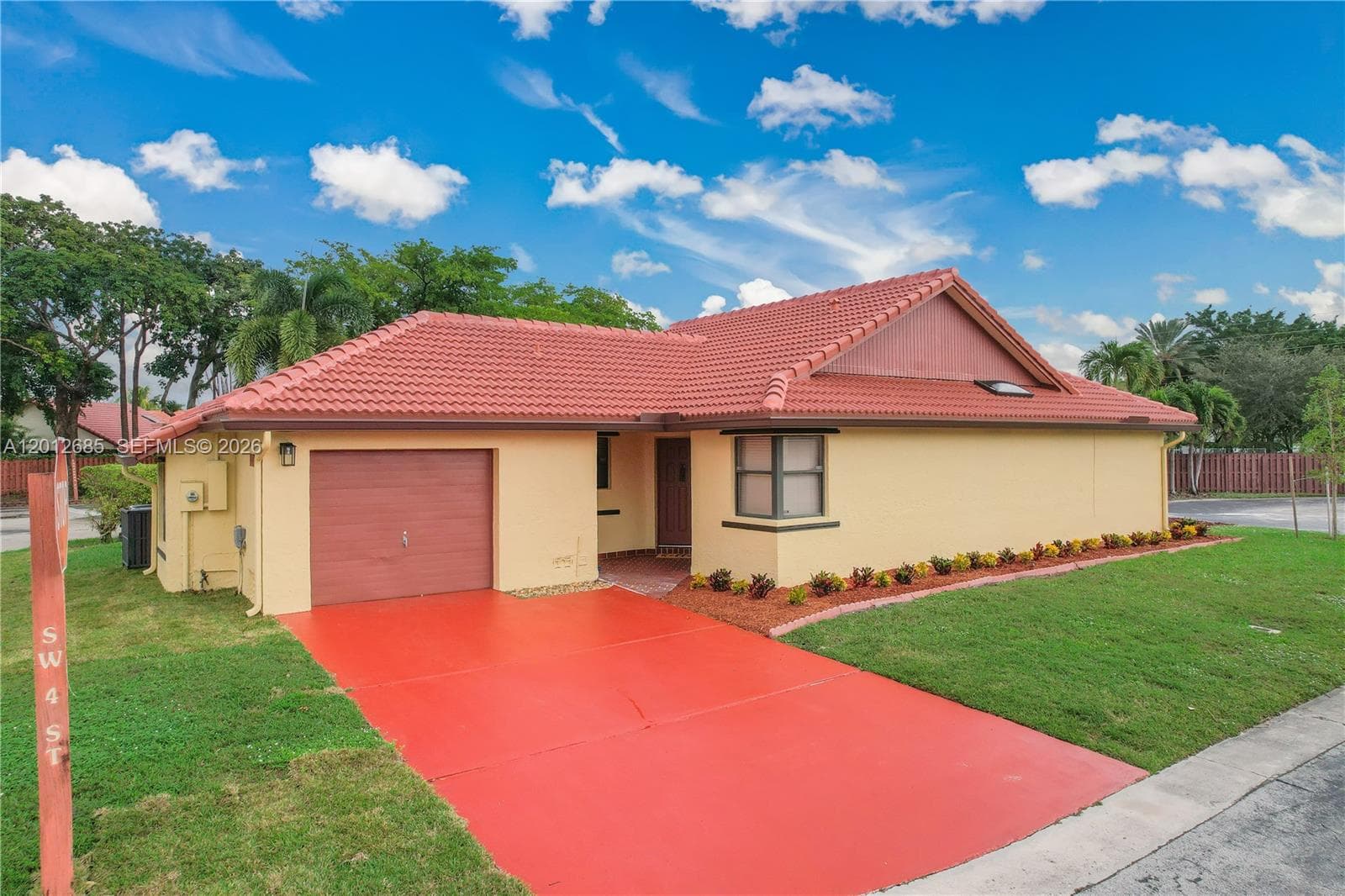 11301 SW 4th ST, Pembroke Pines, FL 33025