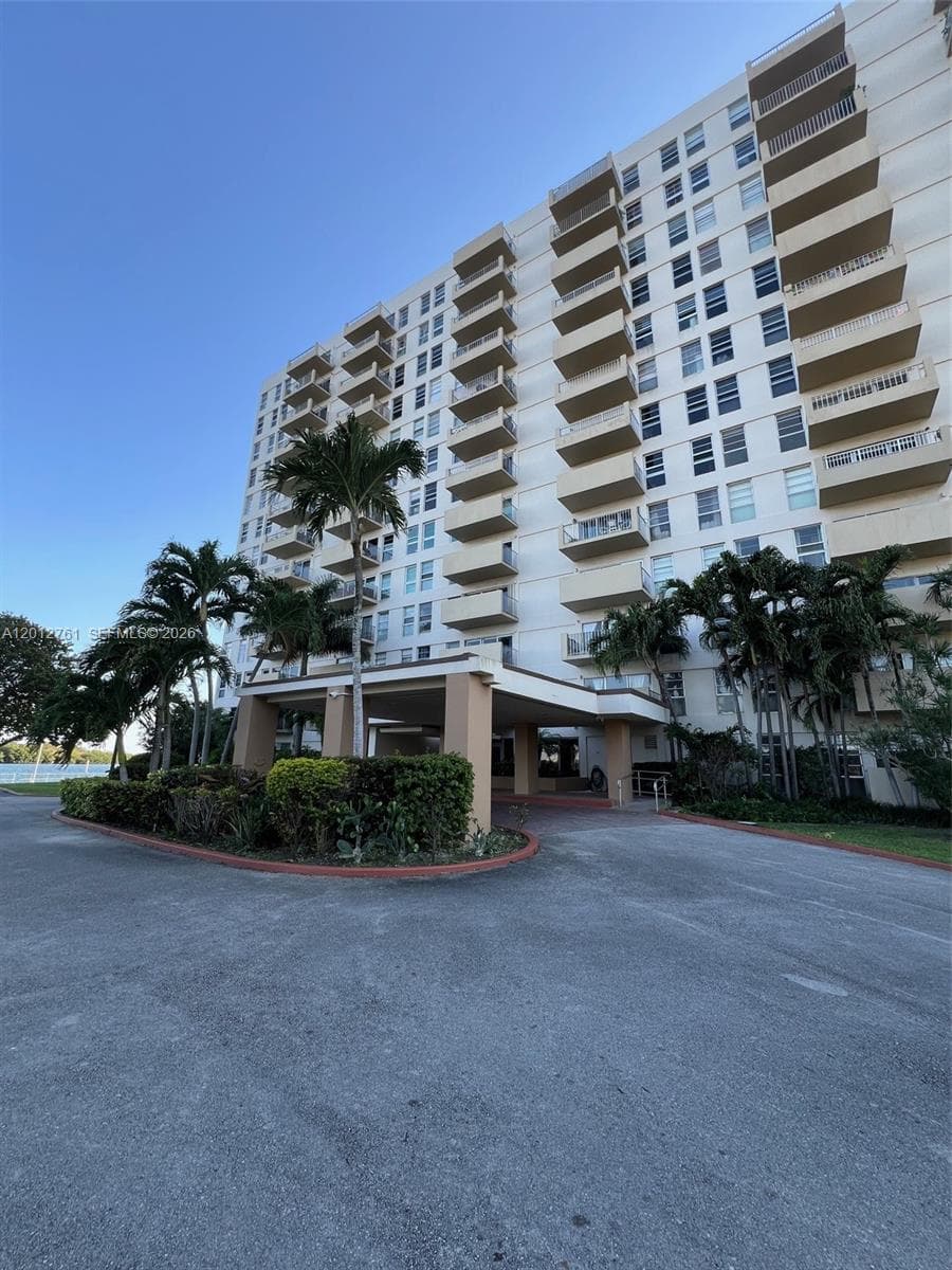 880 NE 69th St # 11M, Miami, FL 33138 photo 4