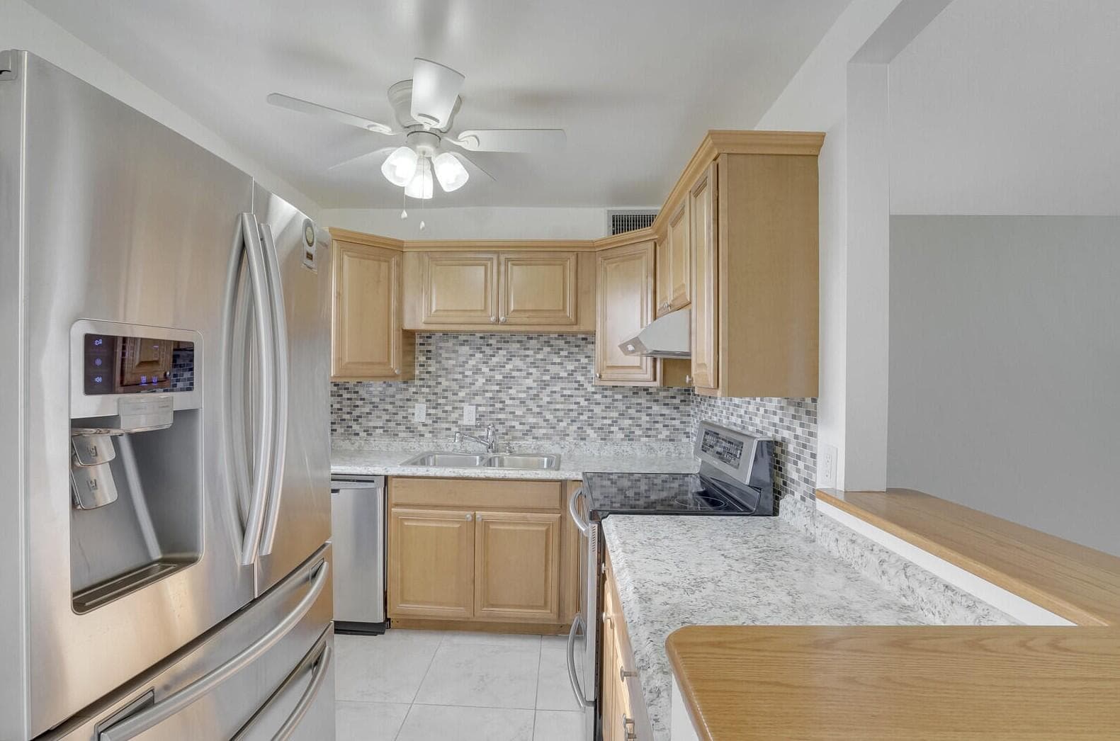136 Somerset G, West Palm Beach, FL 33417 photo 3