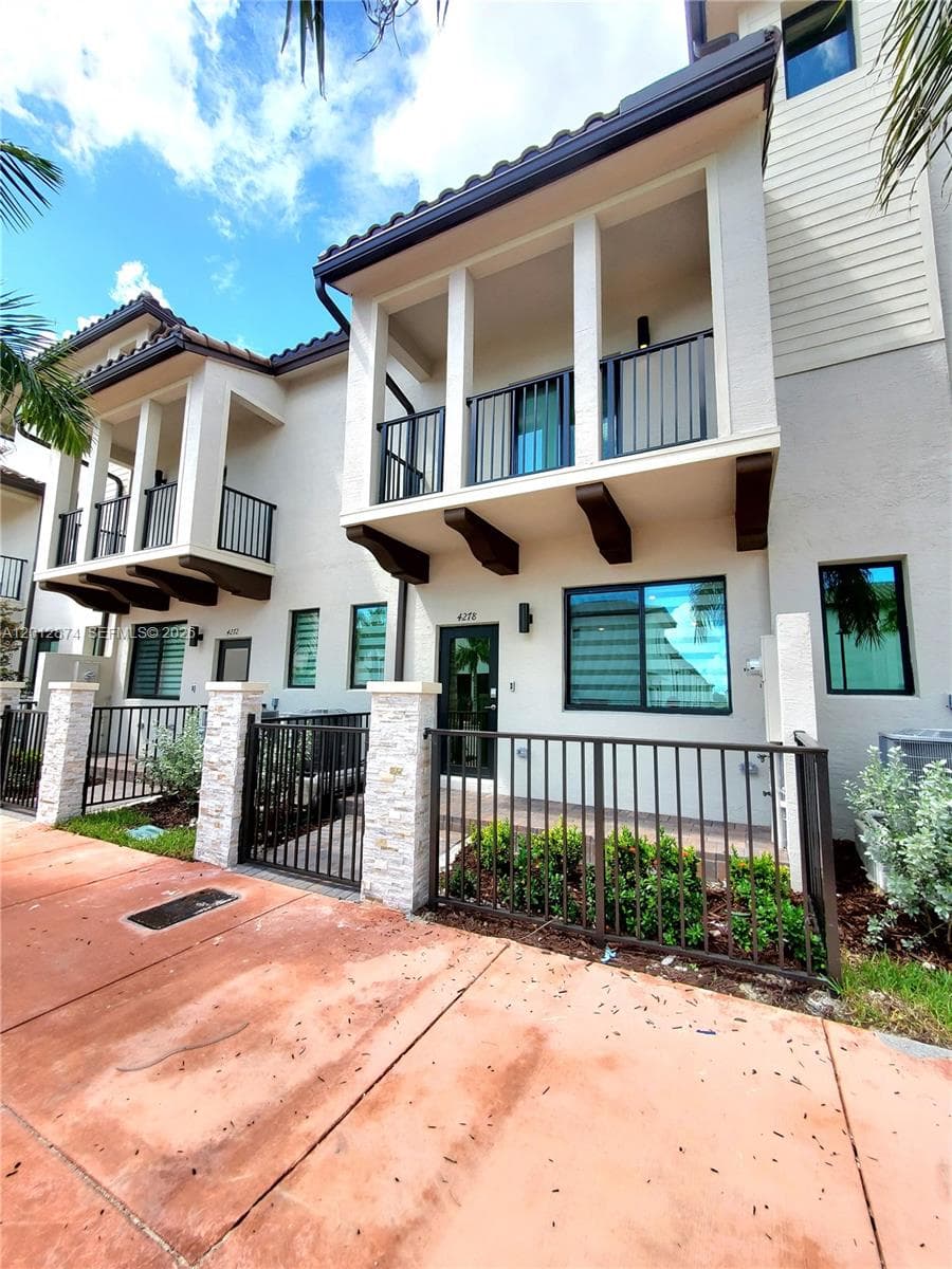 4278 NW 82nd Ave # 4278, Doral, FL 33166 photo 2