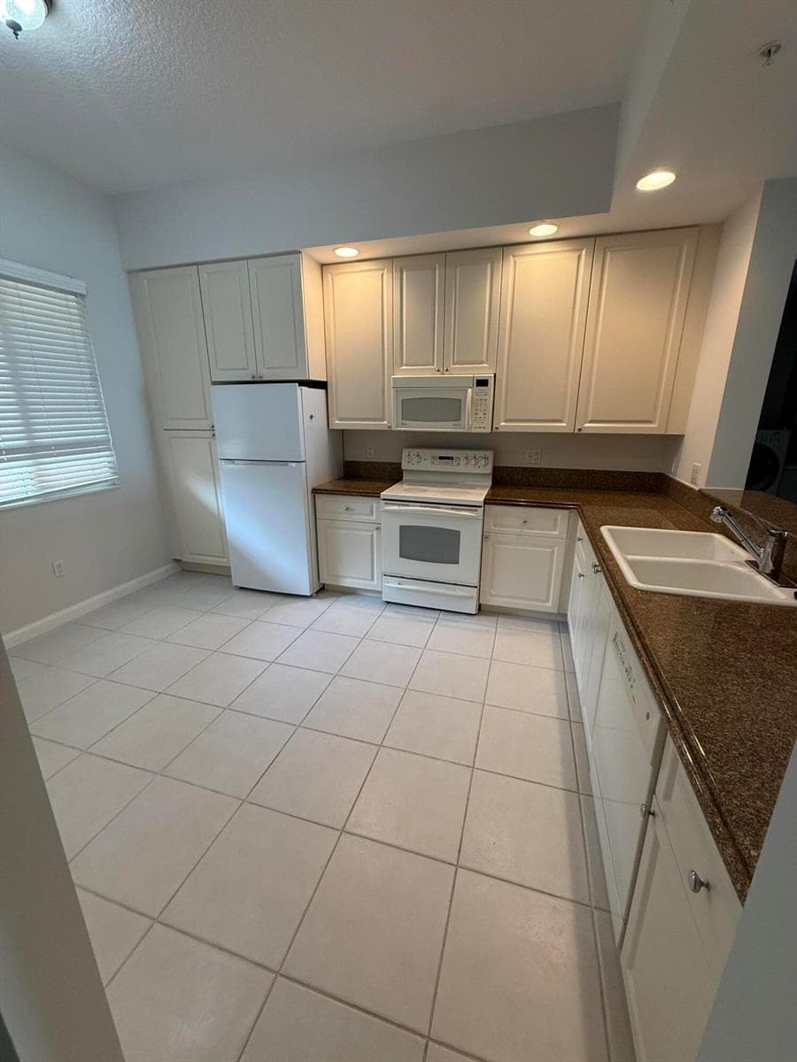 4 Harbour Isle Drive E # Unit 204, Fort Pierce, FL 34949 photo 3