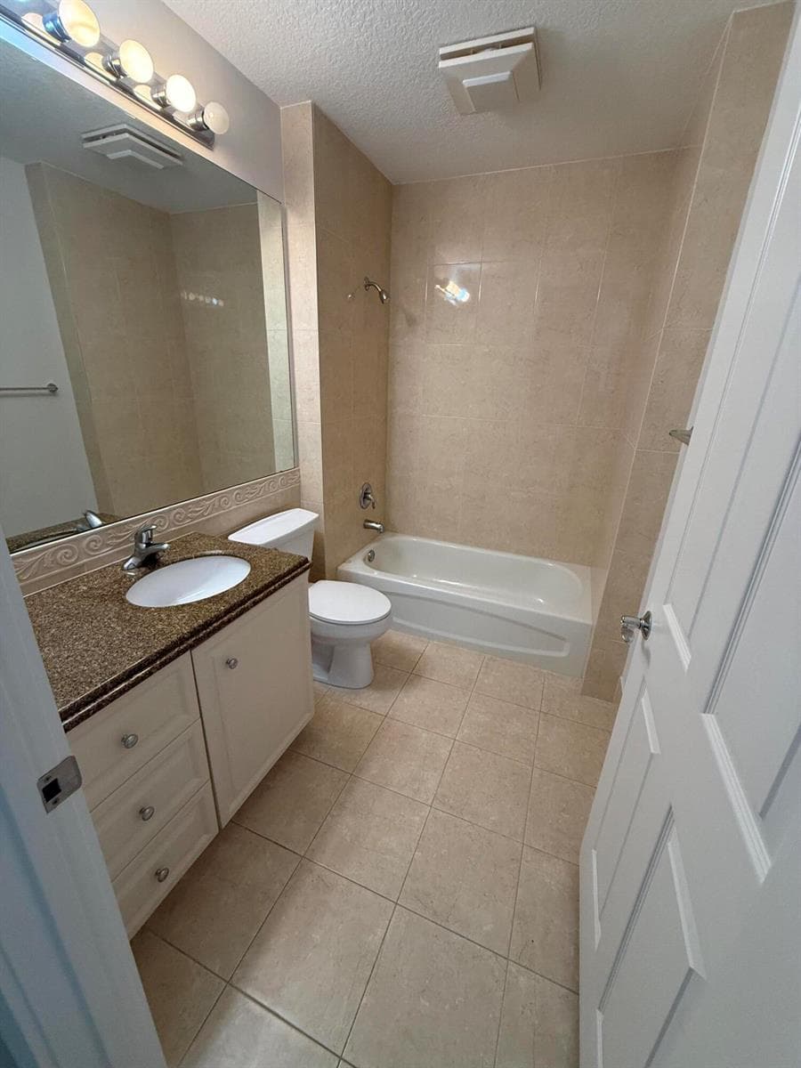 4 Harbour Isle Drive E # Unit 204, Fort Pierce, FL 34949 photo 5